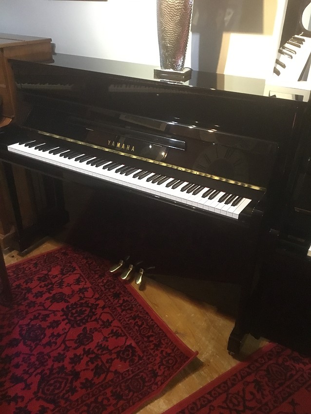 Yamaha B2 black gloss 2014